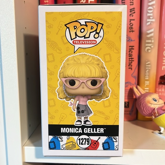 Funko Pop Chase Friends 1279 Monica Geller - Picture 4 of 6